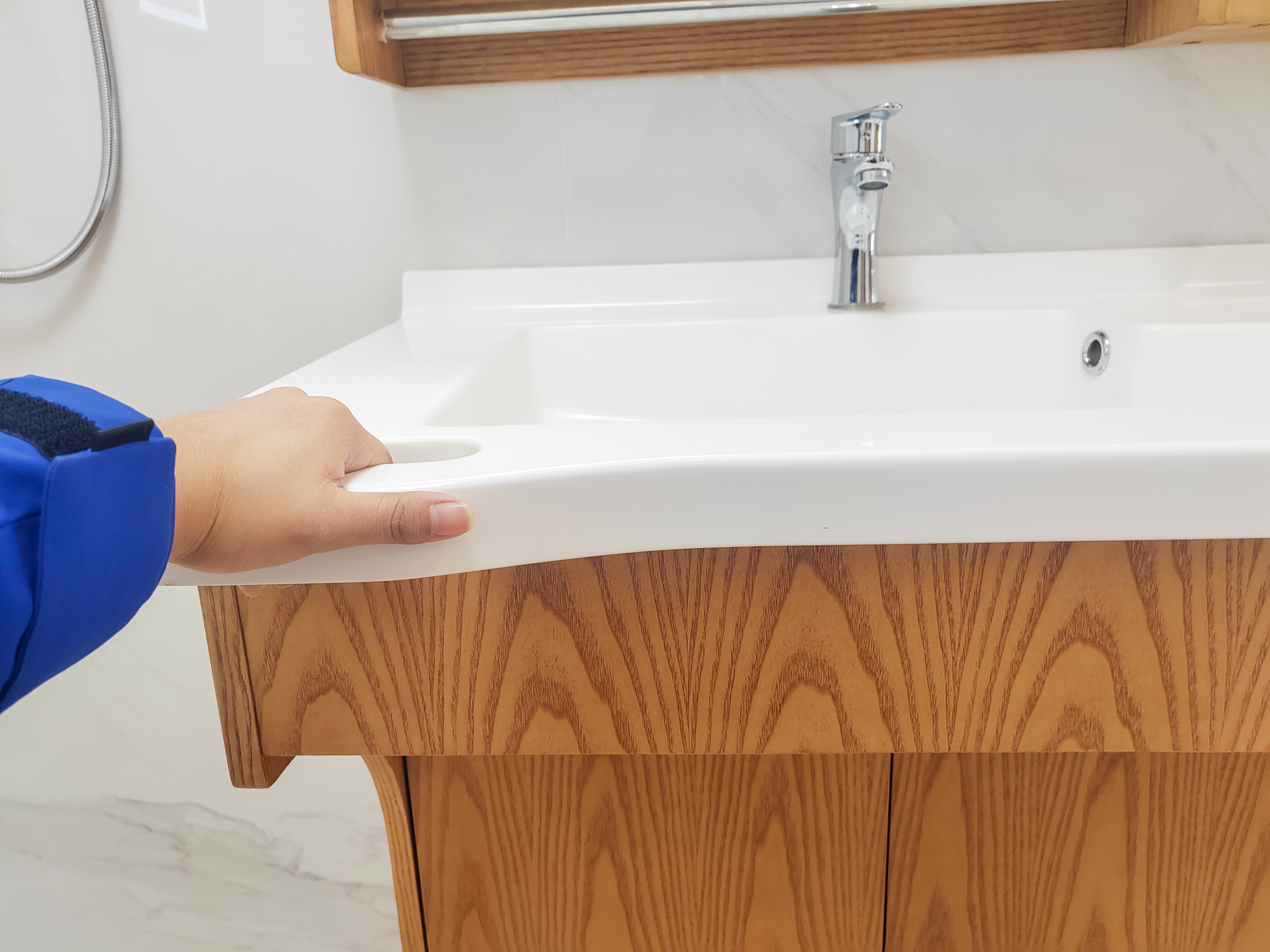 EF-O01 Mirror cabinet integrated washbasin