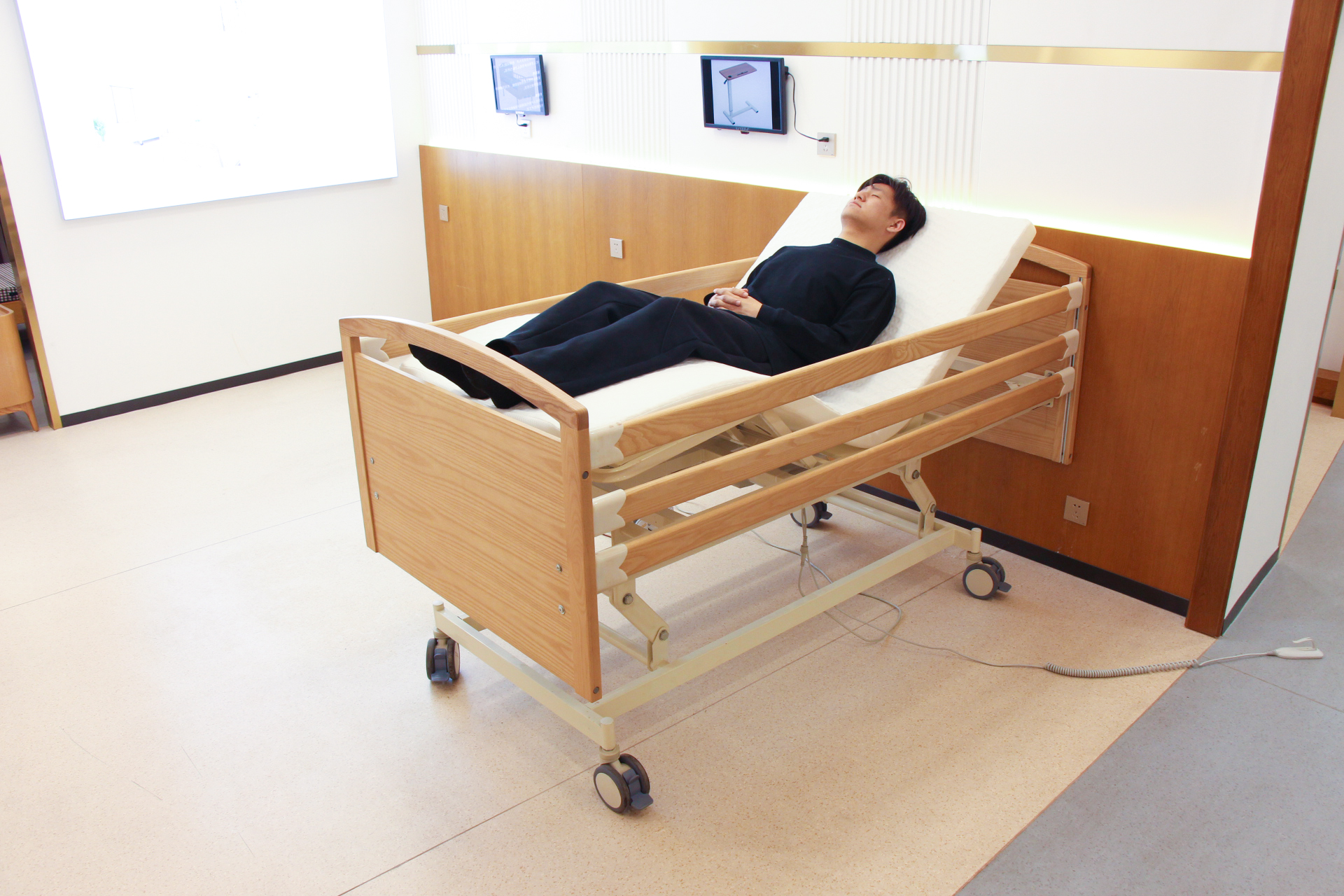 EF-B03 Electric nursing bed(Functions are optional)