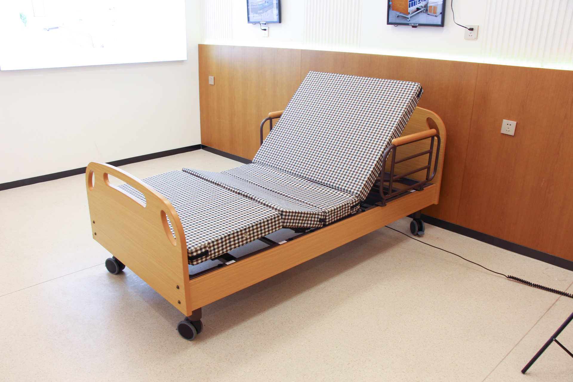 EF-B04 Elderly care nursing bed (Functions are optional)