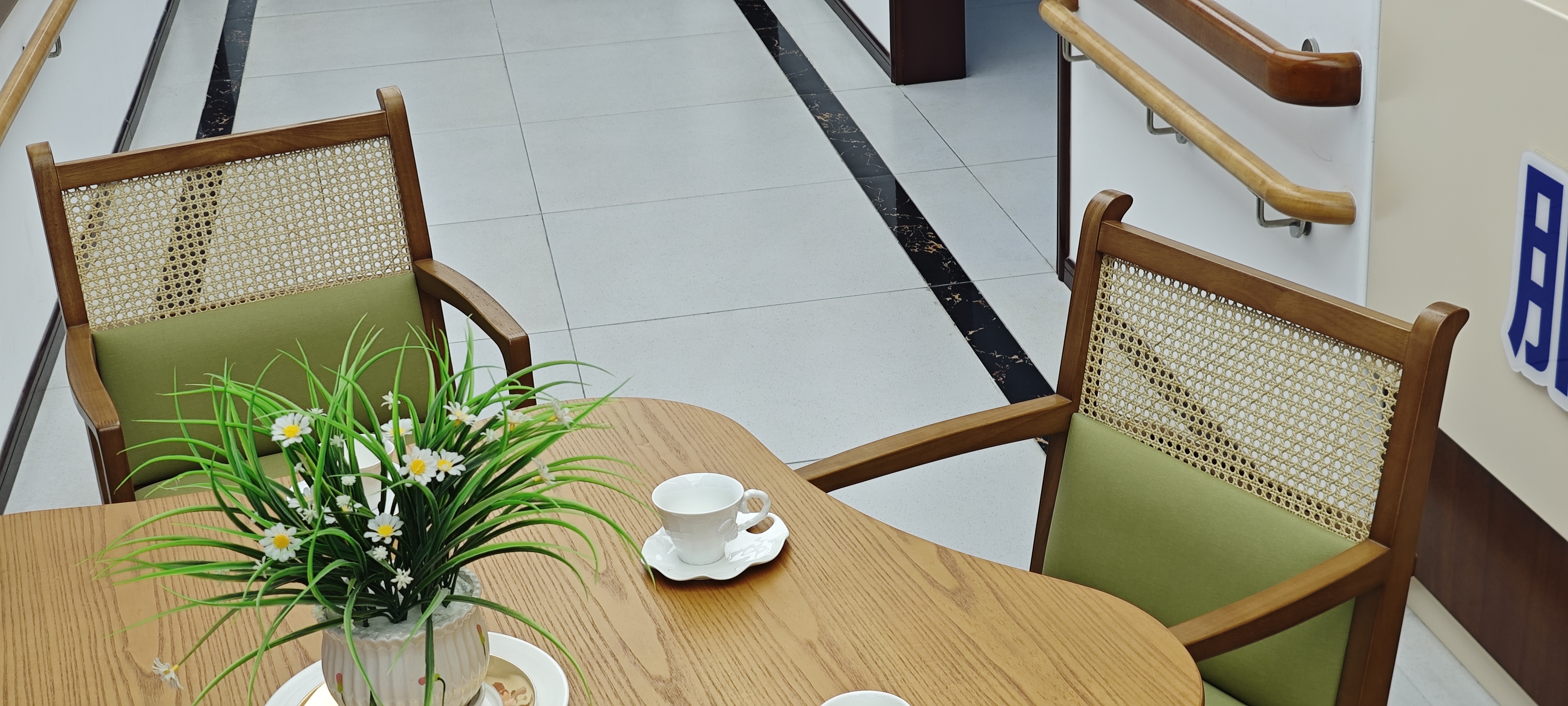 How to Choose the Right Chair for Elderly Loved Ones?
