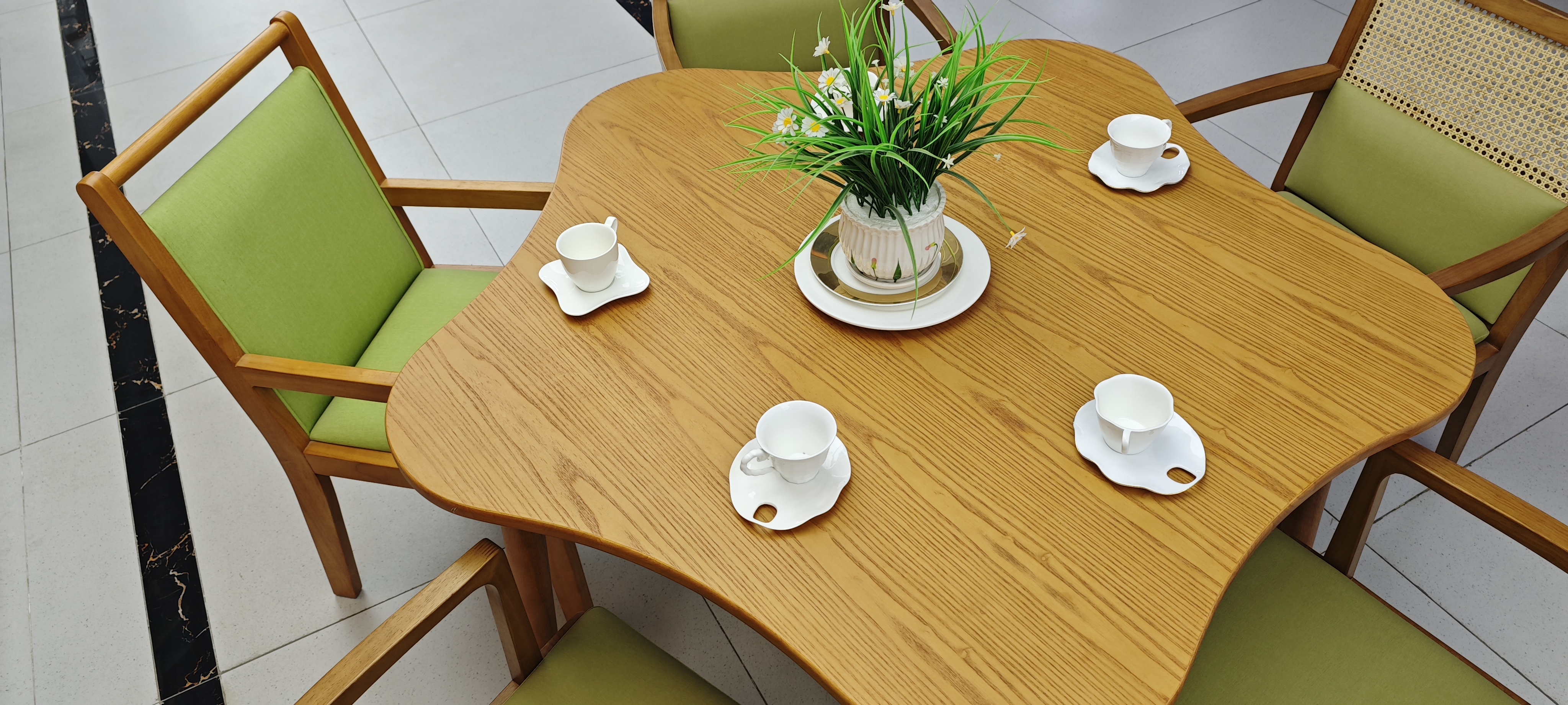 EF-T05 Elderly care table (Star)  Real shot